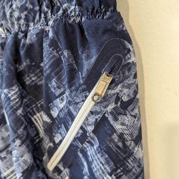 Lululemon Men's Rare City Skyscraper Printed Lined Athletic Shorts - Picture 3 of 8